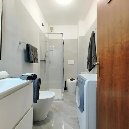 Cost - Free Wifi & 5 Min Centre Apartment Udine