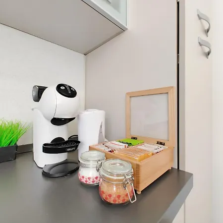 Cost - Free Wifi & 5 Min Centre Apartment Udine